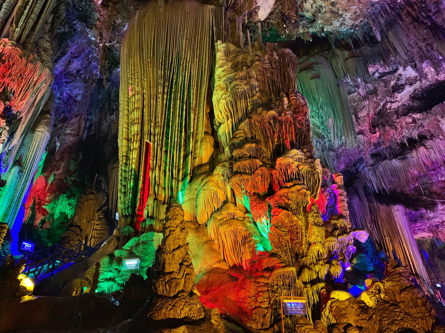 【私人獨立小團】《貴州‧秘境寨春》黃果樹大瀑布、貴陽、興義、安順、烏江寨 6 天 (GZS6)