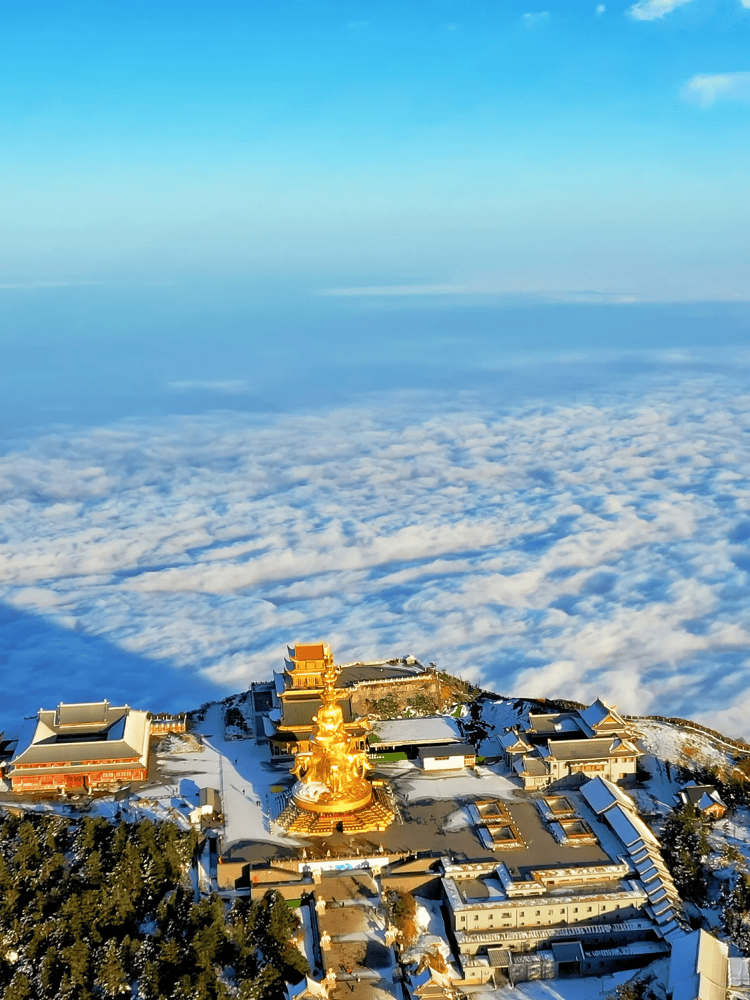 【四川】九寨溝、黃龍、三星堆、峨眉山、樂山大佛 8 天 (CTU8)