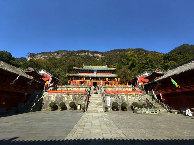 【湖北】三國遺韻·問道武當、古隆中、襄陽、神農架6 天(YEA6)