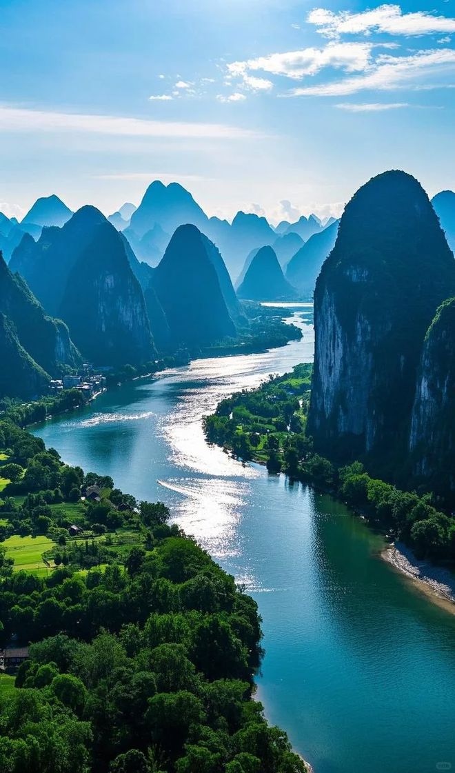 【桂林 ‧ 陽朔】《西九龍高鐵往返》船遊灕江風光、情醉山水美景 4 天 (GGK4)